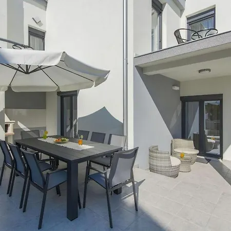 Bella Romi Mare Villa