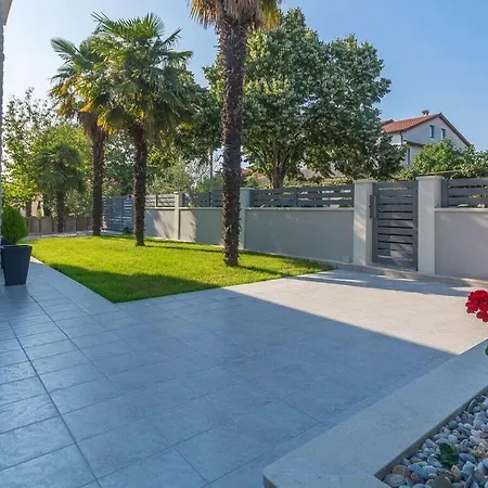 Bella Romi Mare Villa *
